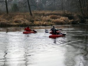 Zimowy spływ kajakowy Wkrą